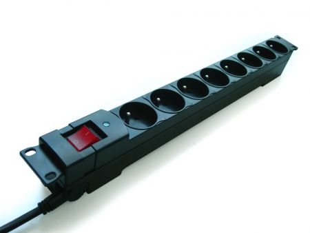 雙刀帶燈開關&突波保護指示燈的法式PDU