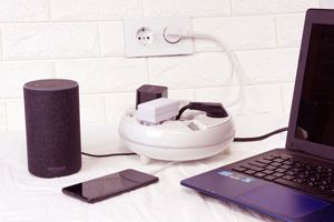 甜甜圈收線圓盤型6孔電源保護插座