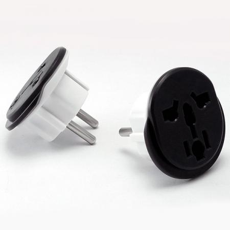 萬國轉換充電器(帶地插座)